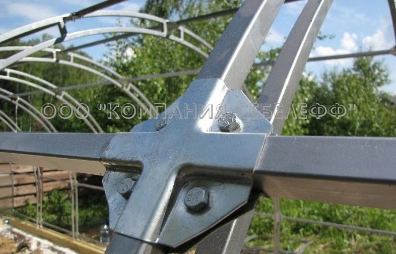 Теплица арочная с двойной фермой 3х4 каркас